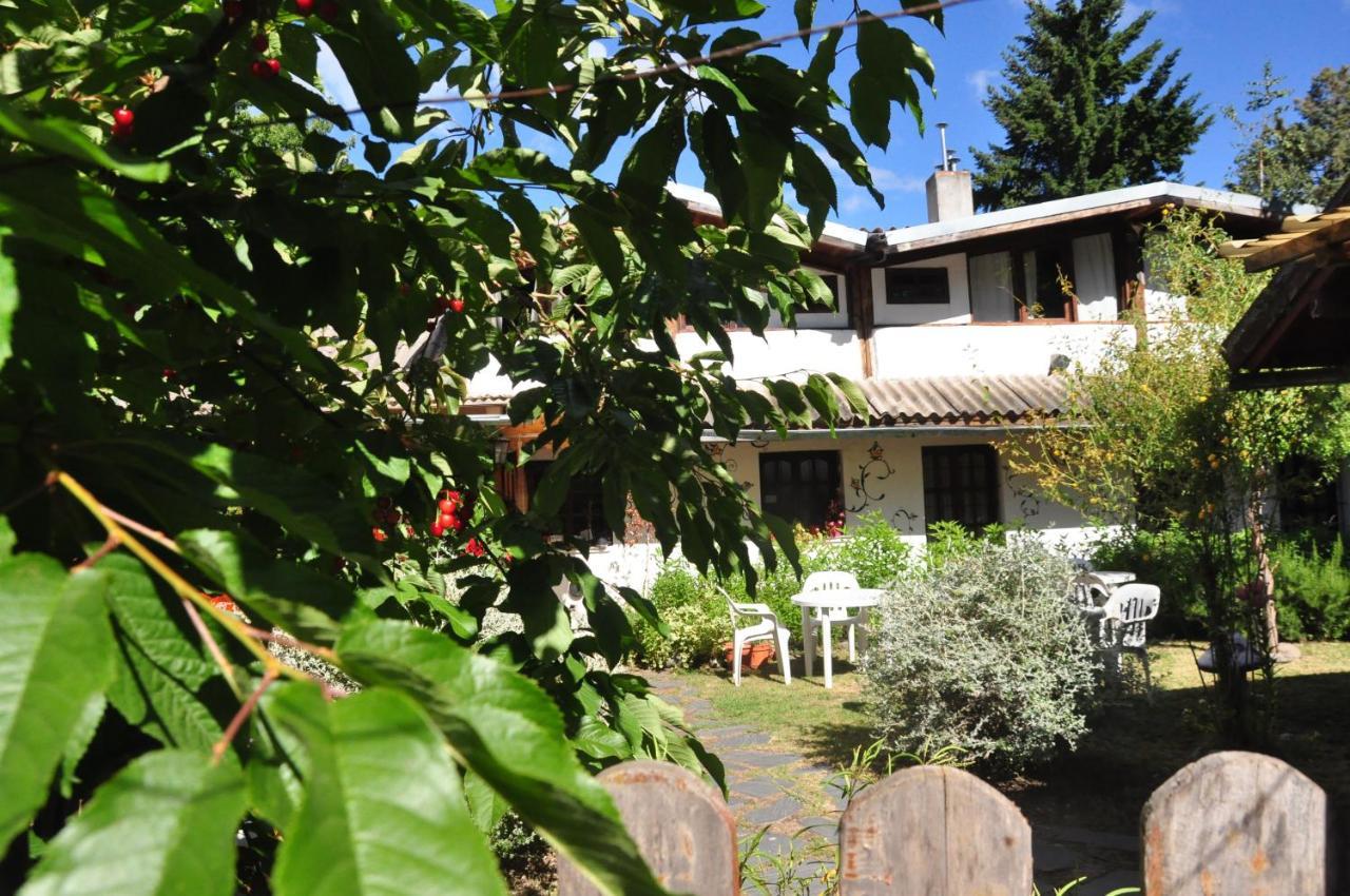 La Casa Del Arbol - Hostel El Bolsón Zewnętrze zdjęcie
